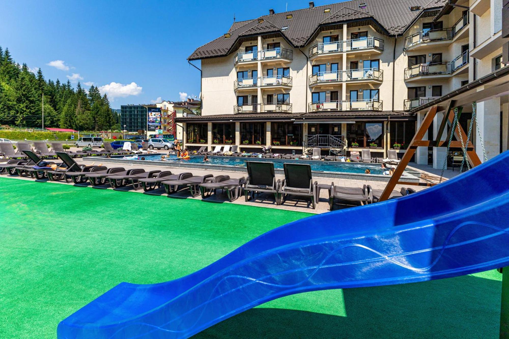 Hotel Continental Bukovel Esterno foto